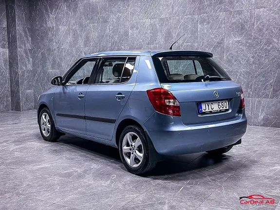 Skoda Fabia 2011 photo 5