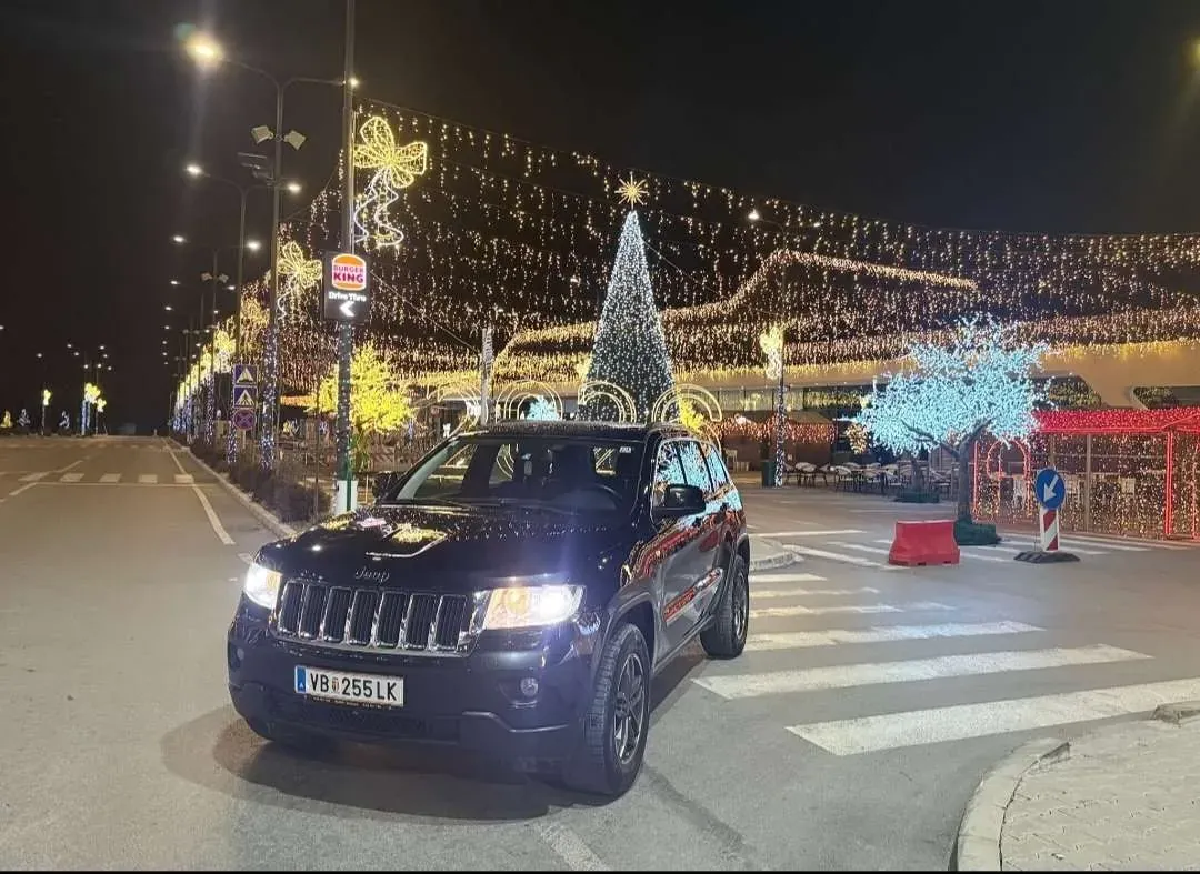 Jeep Grand Cherokee 2012 photo 2
