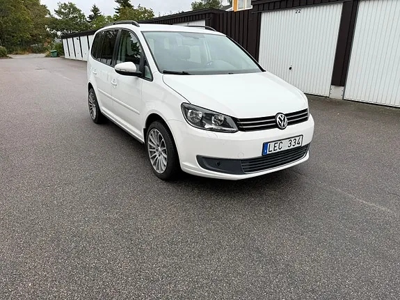 Volkswagen Touran 2013 photo 2