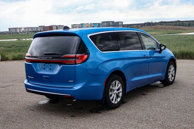 Chrysler Pacifica 2027 photo 3