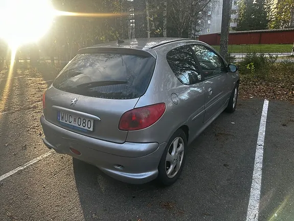 Peugeot 206 2005 photo 3