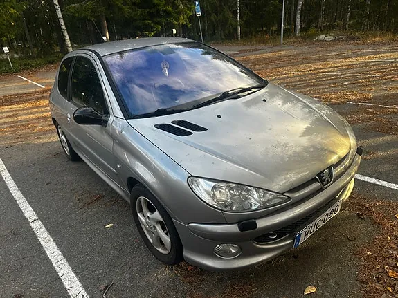 Peugeot 206 2005 photo 2