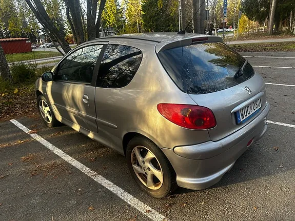 Peugeot 206 2005 photo 4