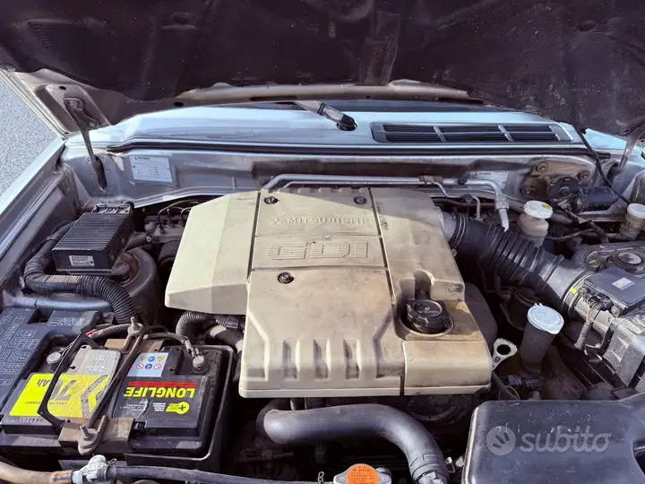 Mitsubishi Pajero 2000 photo 3