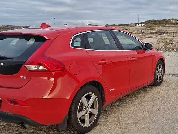 Volvo V40 2015 photo 2
