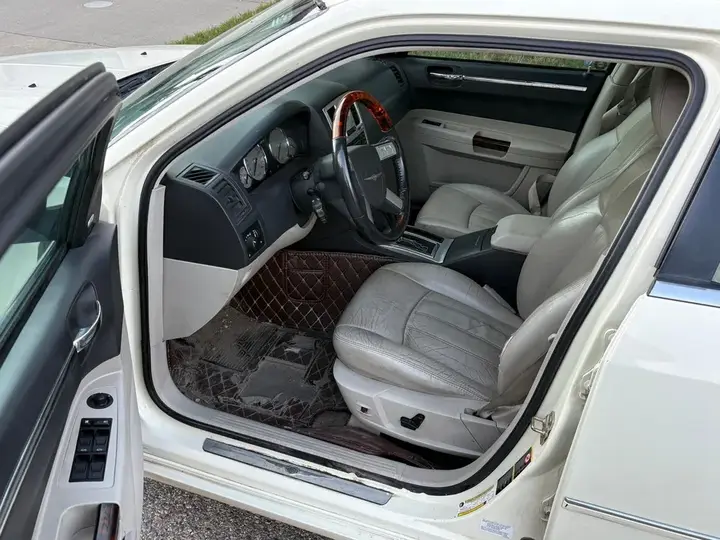 Chrysler 300C 2005 photo 4