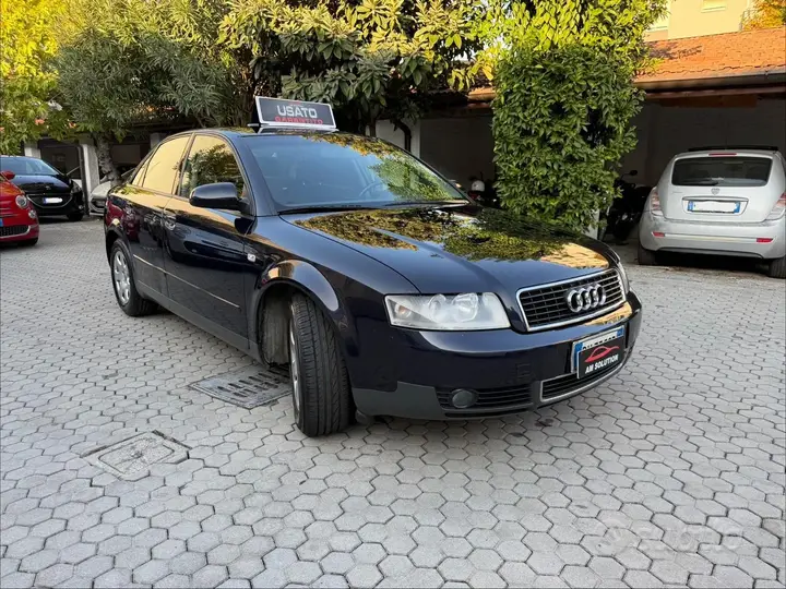 Audi A4 2001 photo 2