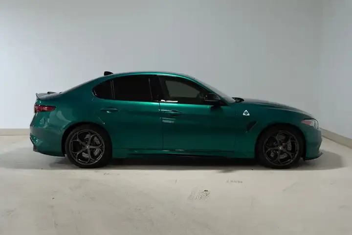 Alfa Romeo Giulia 2022 photo 4