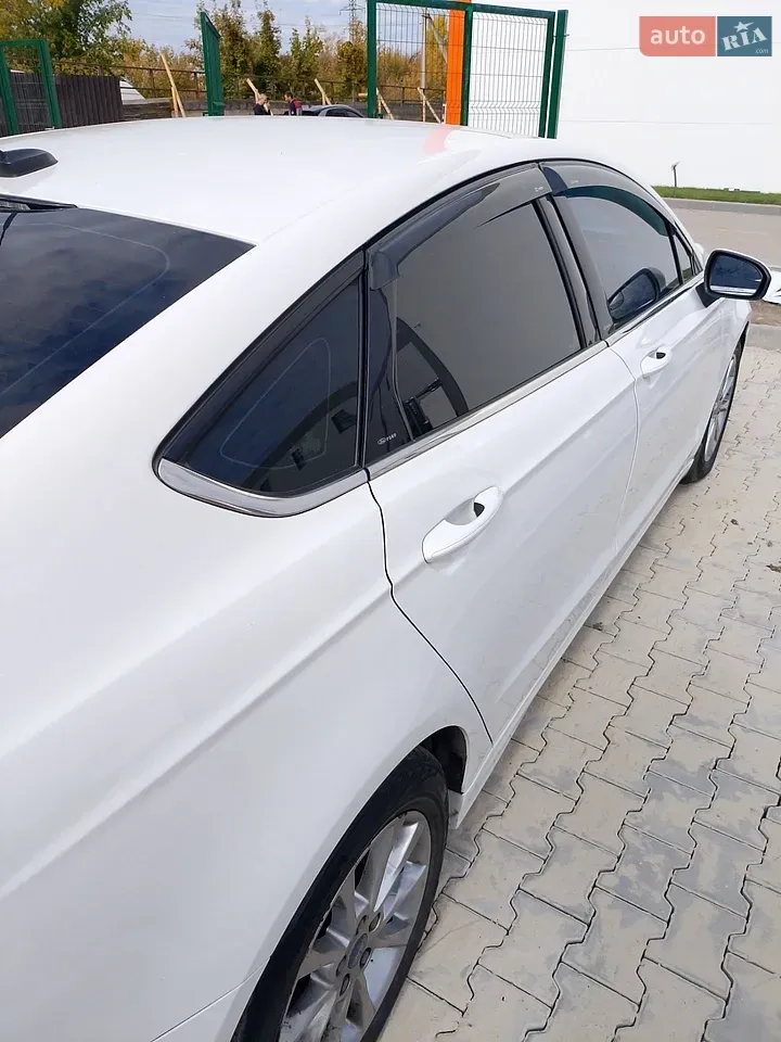 Ford Fusion 2016 photo 2