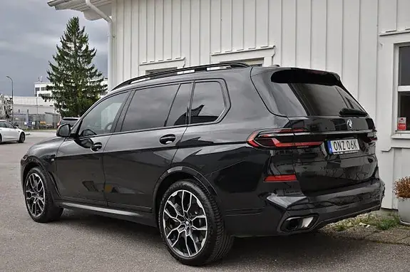 BMW X7 2025 photo 4
