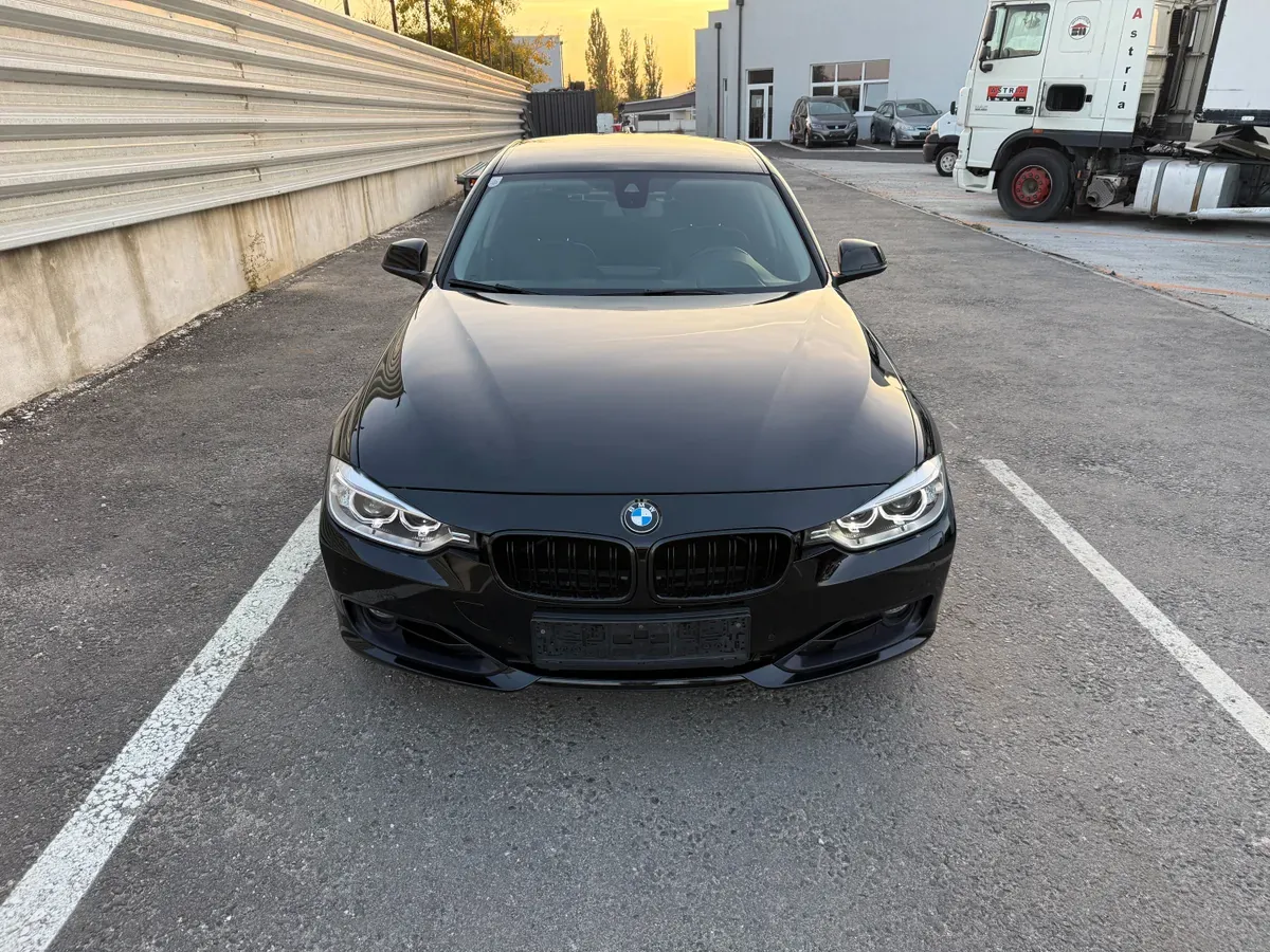 BMW 3Er-Reihe 320I 2012 photo 2