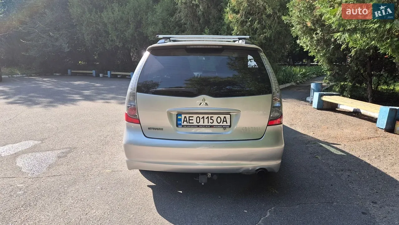 Mitsubishi Grandis 2008 photo 3