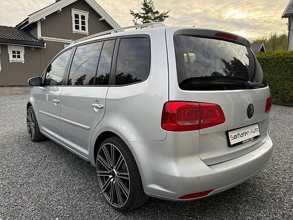 Volkswagen Touran 2015 photo 4