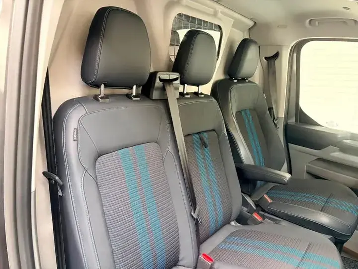 Ford Transit Custom 2024 photo 3