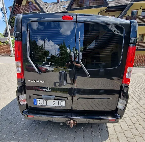 Renault Trafic 2011 photo 2