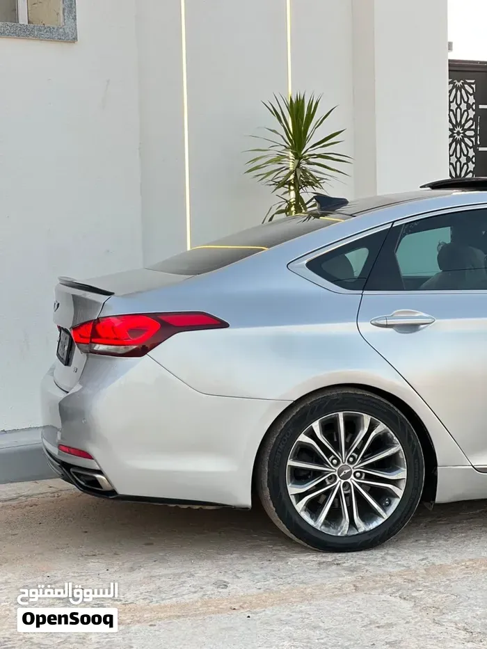 Genesis G80 2017 photo 2