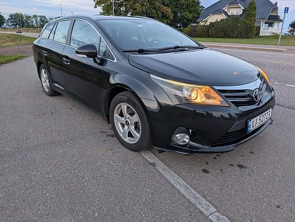 Toyota Avensis 2012 photo 4