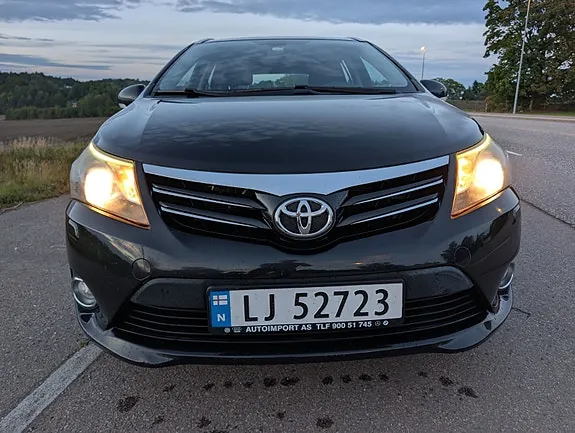Toyota Avensis 2012 photo 3