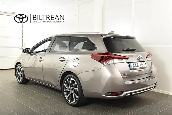 Toyota Auris 2015 photo 2