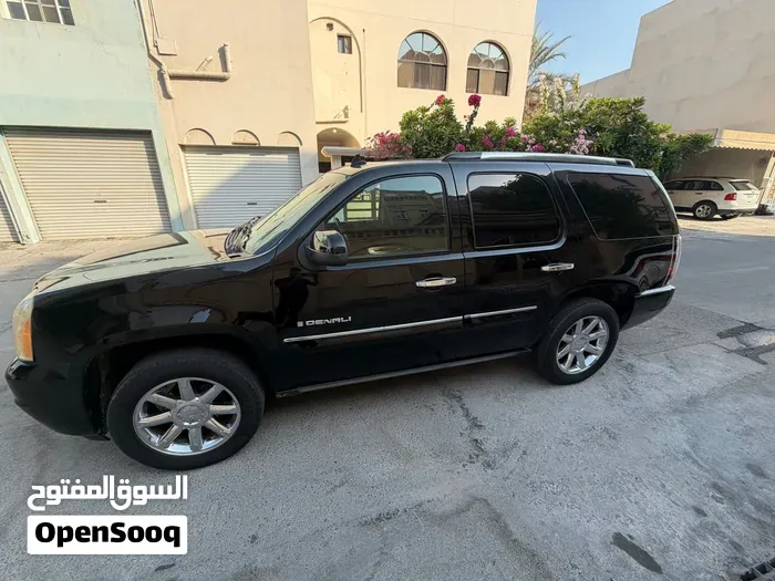 GMC Yukon Denali 2007 photo 2