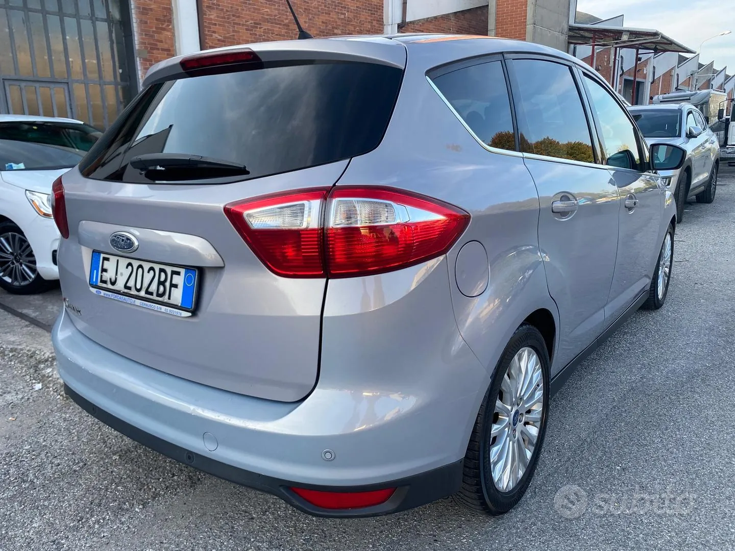 Ford C-Max 2011 photo 4