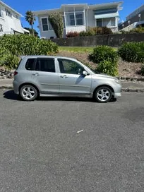 Mazda Demio 2004 photo 4