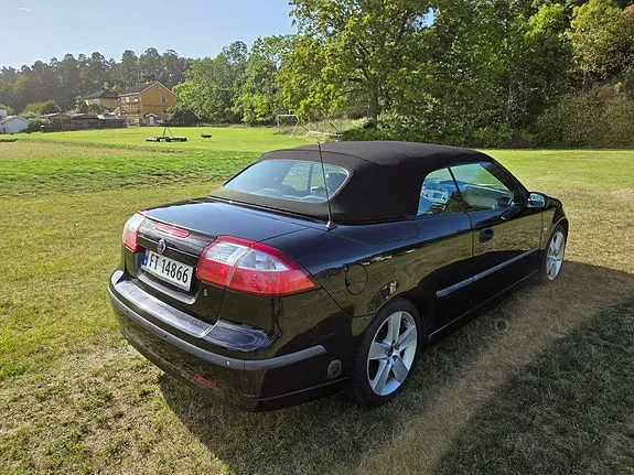 Saab 9-3 2005 photo 2