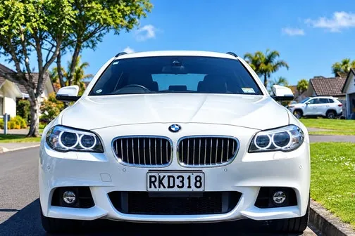 BMW 523I