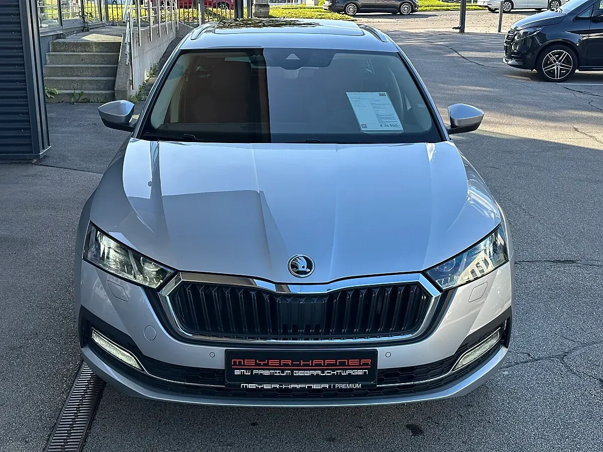 Skoda Octavia 2023 photo 3