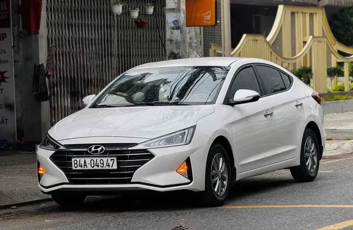 Hyundai Elantra 2019 photo 2