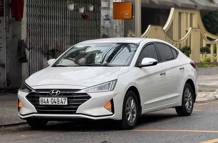 Hyundai Elantra 2019 photo 3