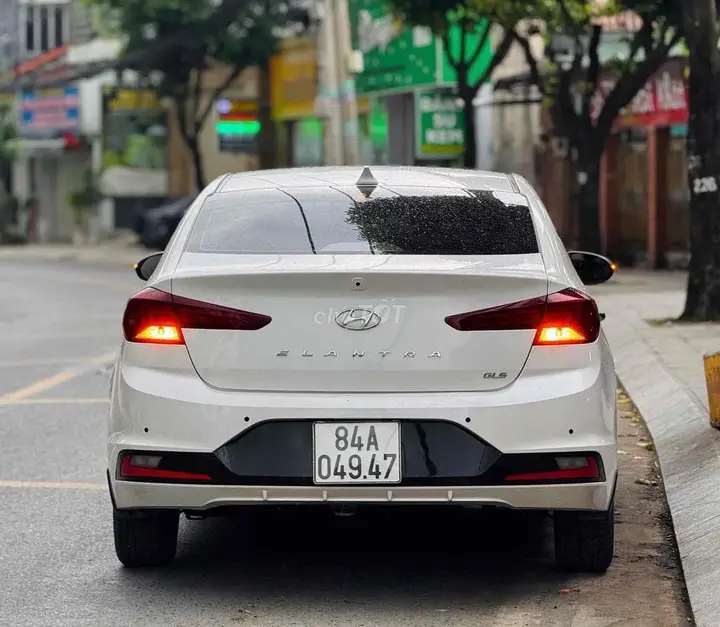 Hyundai Elantra 2019 photo 4
