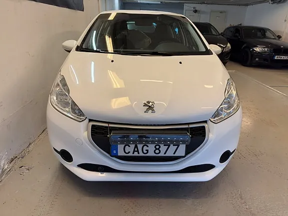 Peugeot 208 2014 photo 2