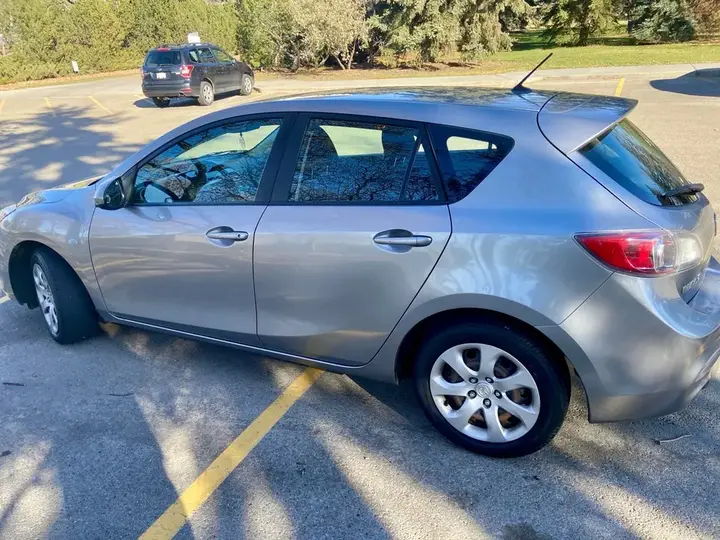 Mazda 3 2010 photo 2