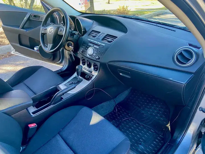 Mazda 3 2010 photo 4