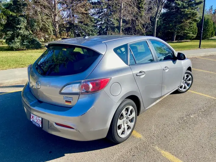 Mazda 3 2010 photo 3