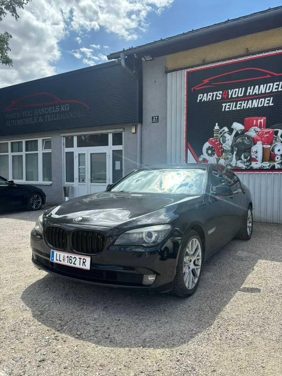 BMW 7 Series 2008 photo 2
