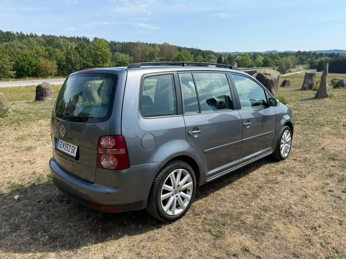 Volkswagen Touran 2007 photo 3