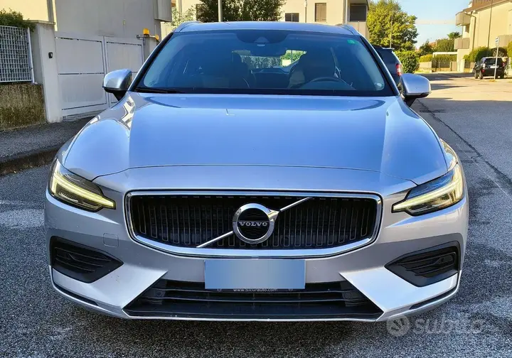 Volvo V60 2021 photo 3