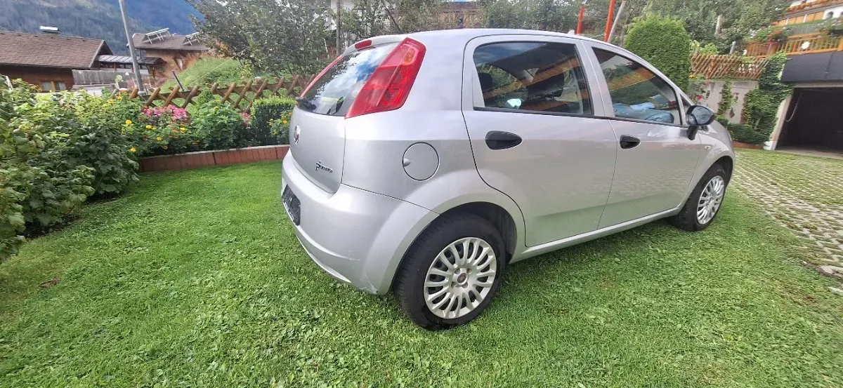 Fiat Punto 2011 photo 3