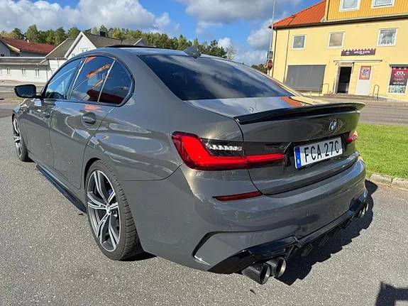 BMW 330I 2019 photo 3