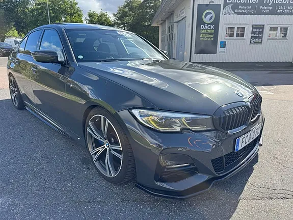 BMW 330I 2019 photo 2