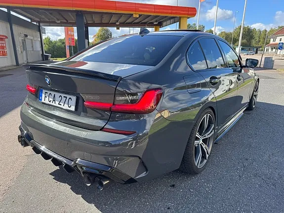 BMW 330I 2019 photo 4