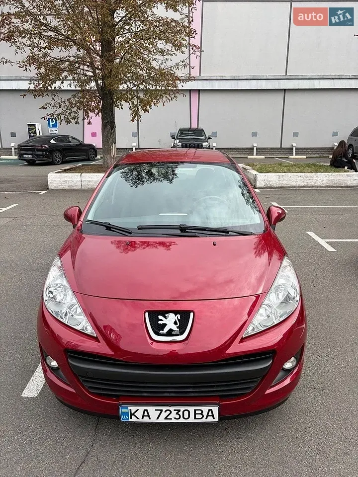 Peugeot 207 2010 photo 2