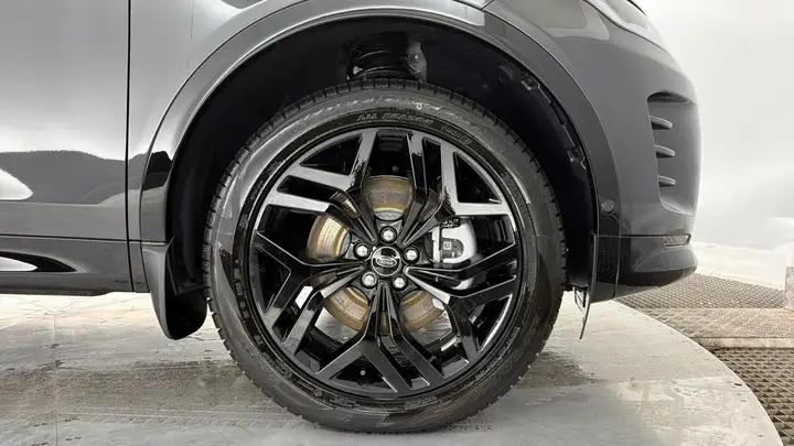 Land Rover Discovery Sport 2026 photo 3