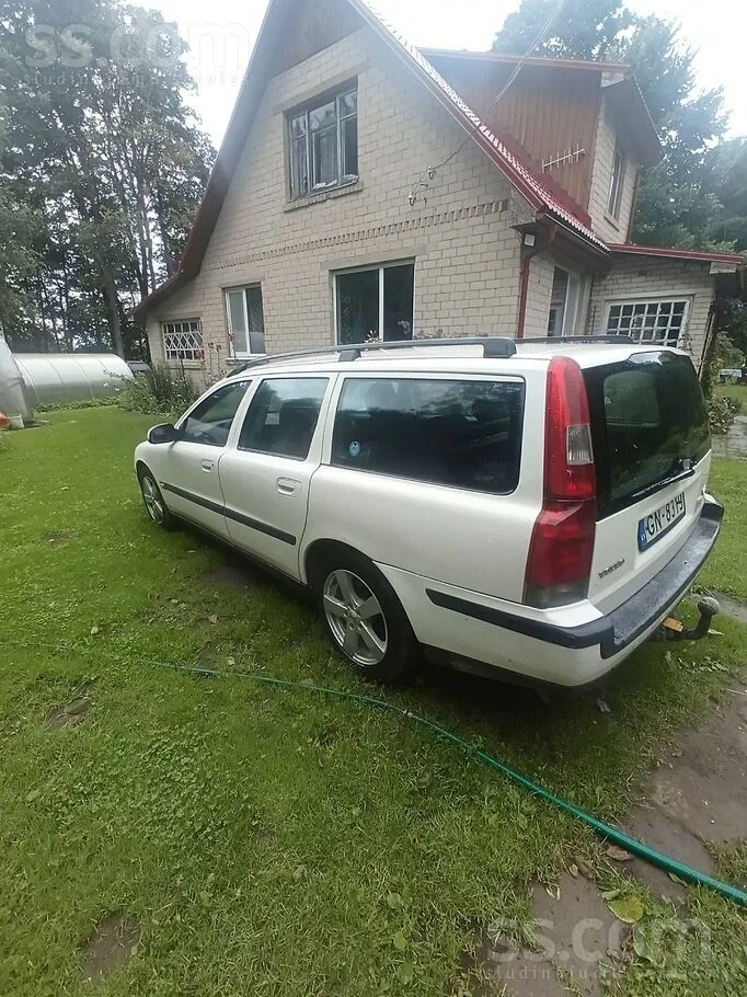 Volvo V70 2000 photo 2