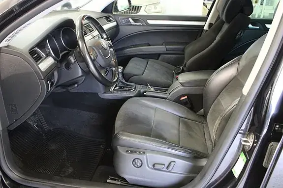 Skoda Superb 2012 photo 4
