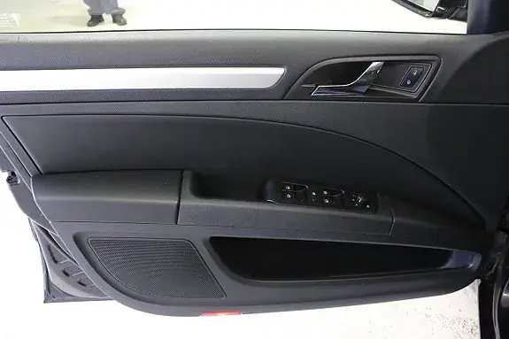 Skoda Superb 2012 photo 5