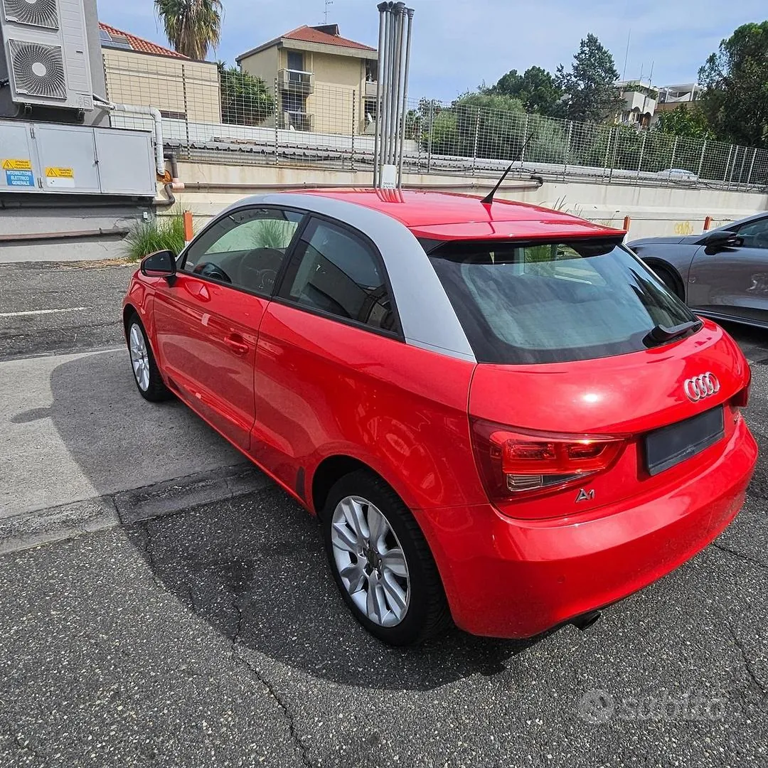 Audi A1 2010 photo 4