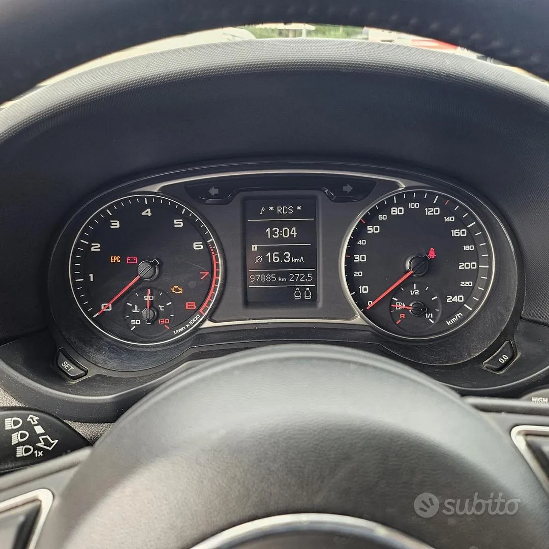 Audi A1 2010 photo 2